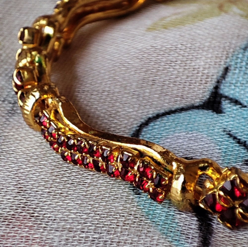 Ruby Garnet Red Rhinestone Prong Set Vintage Gold… - image 8